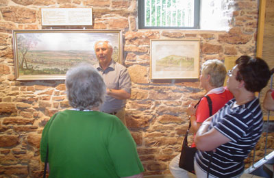 Die Teilnehmer der Veranstaltung werden von Werner Koch zur Besichtigung herzlich begrüst!